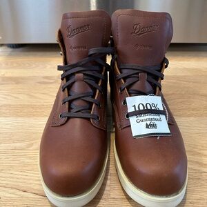 Danner Women’s Douglas GORE-TEX Toasted Pecan Boots - Size 10 - NEW*